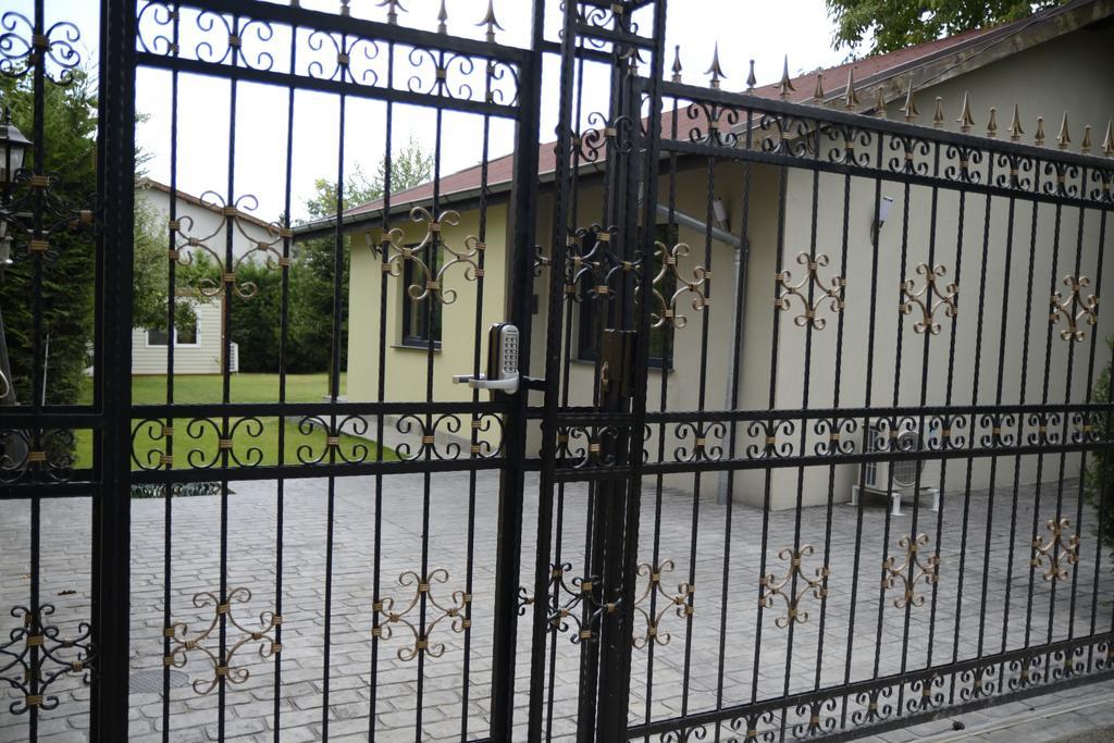 Cherry Tree Cottage Златни пясъци Екстериор снимка