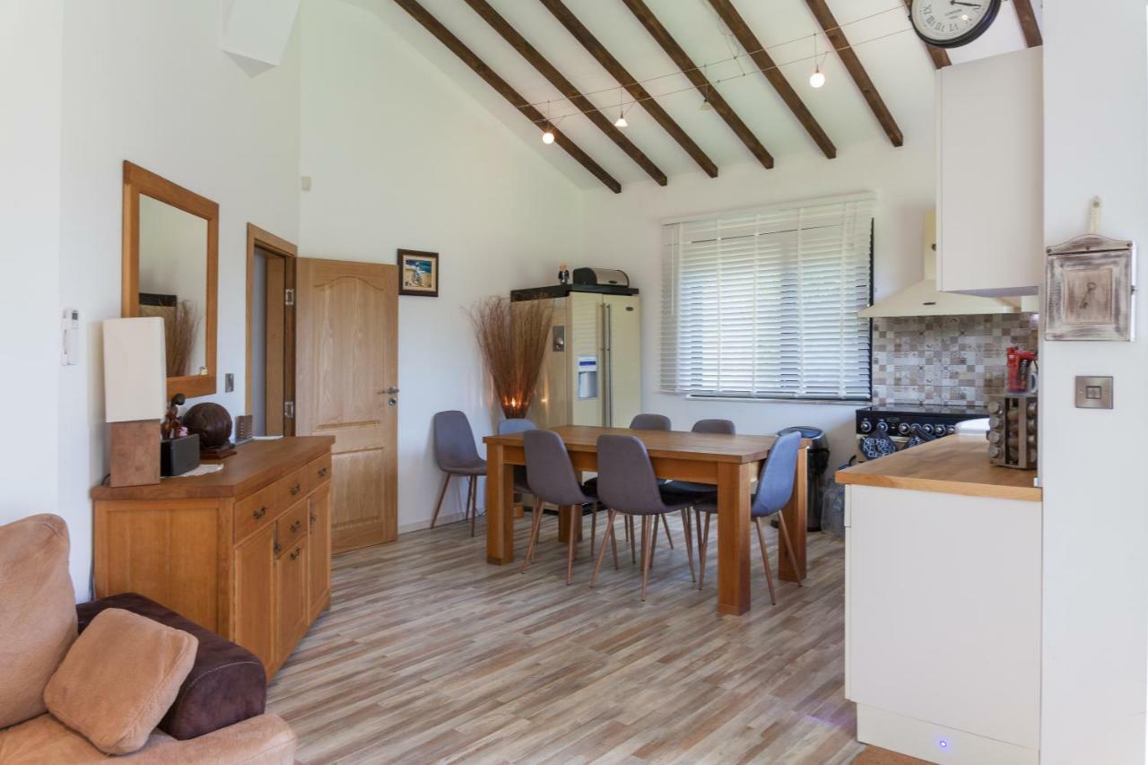 Cherry Tree Cottage Златни пясъци Екстериор снимка