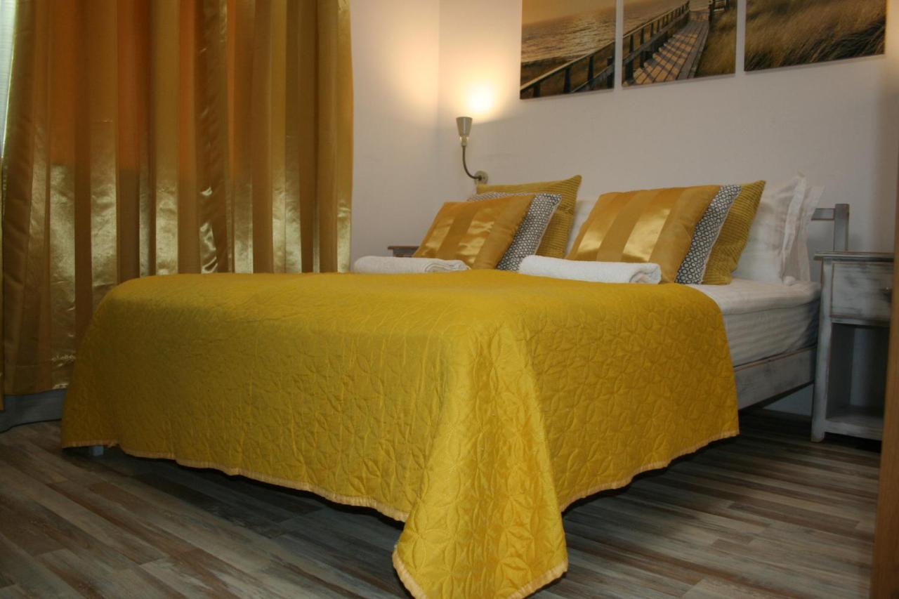 Cherry Tree Cottage Златни пясъци Екстериор снимка